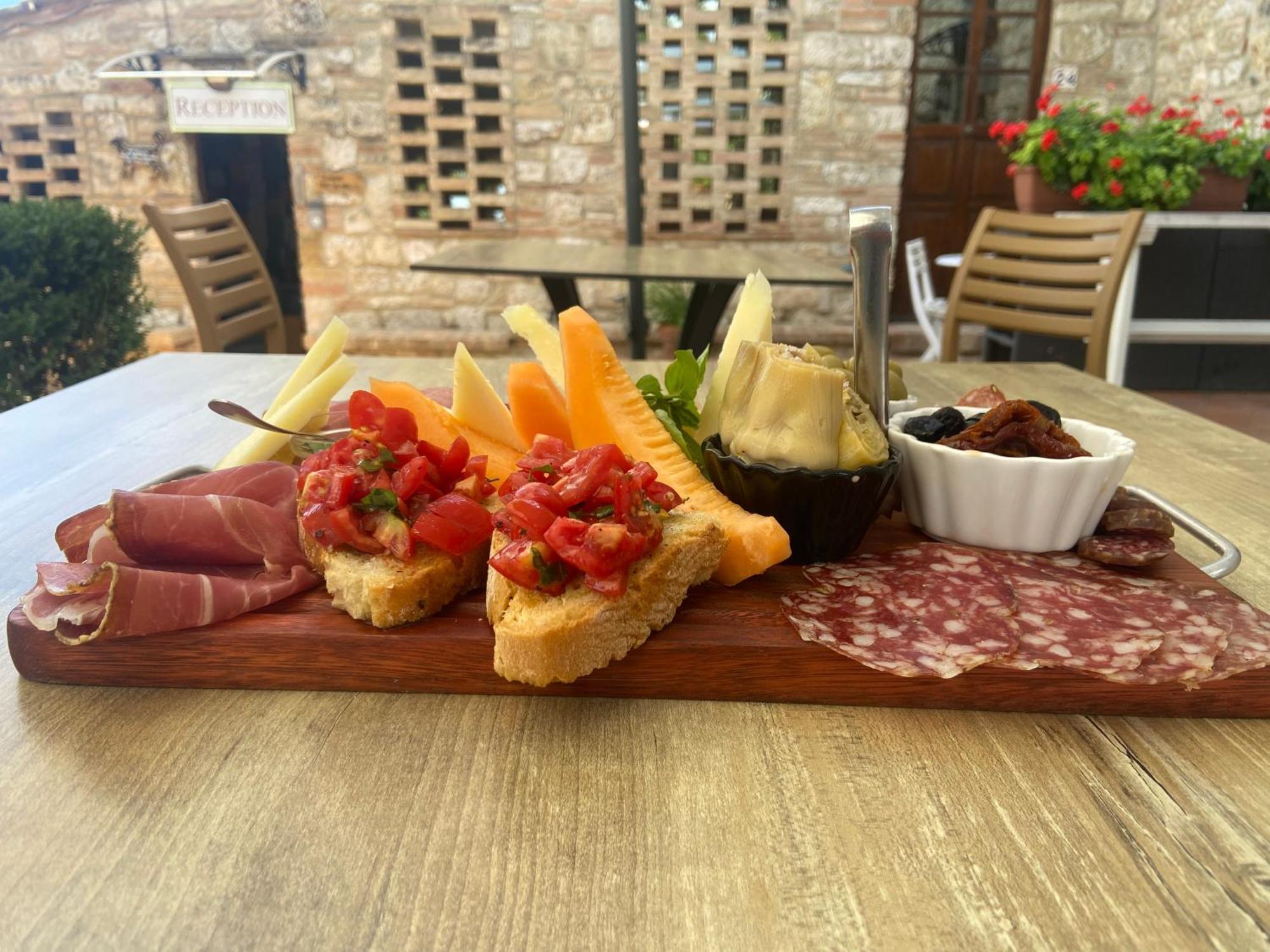 سان جيمينيانو Bed & Breakfast Casale Gregoriano And Apartaments المظهر الخارجي الصورة