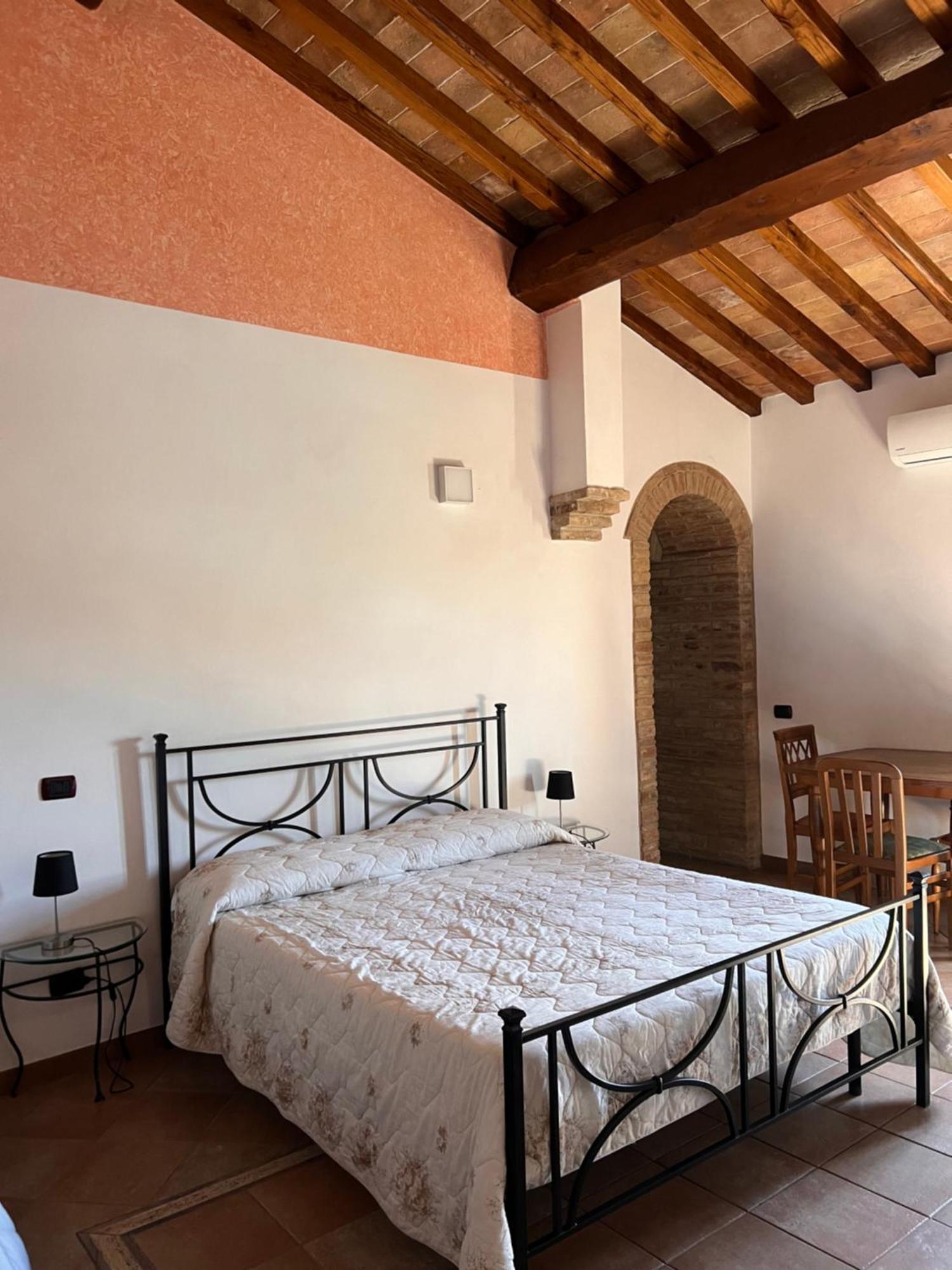 سان جيمينيانو Bed & Breakfast Casale Gregoriano And Apartaments المظهر الخارجي الصورة